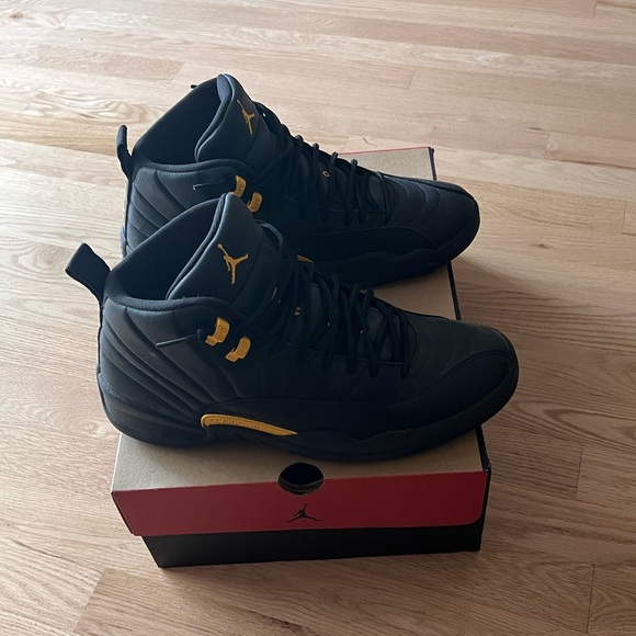 Jordan 12 - Picture 2 of 3